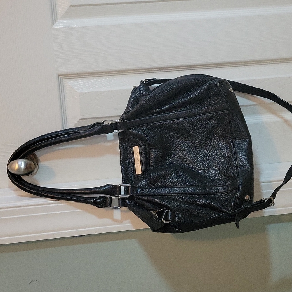 Calvin KleinStyle H1raa403 Black Leather Tote